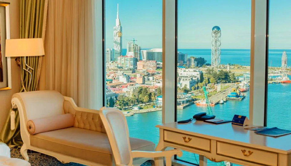 هتل جی آر دبلیو ولموند باتومی